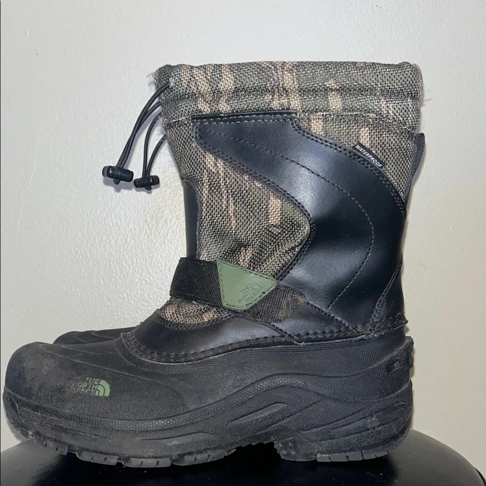 The North Face Black and Green Camouflage Boots, size 5